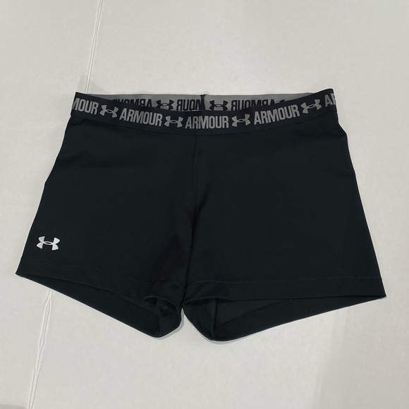 Under Armour Woman’s athletic stretch fabric shorts size Large - Picture 2 of 8